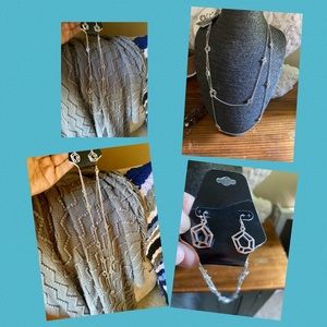 Very pretty versatile necklace set!